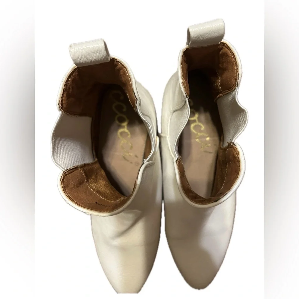 Ccocci‎ White Ankle Boots Size 8.